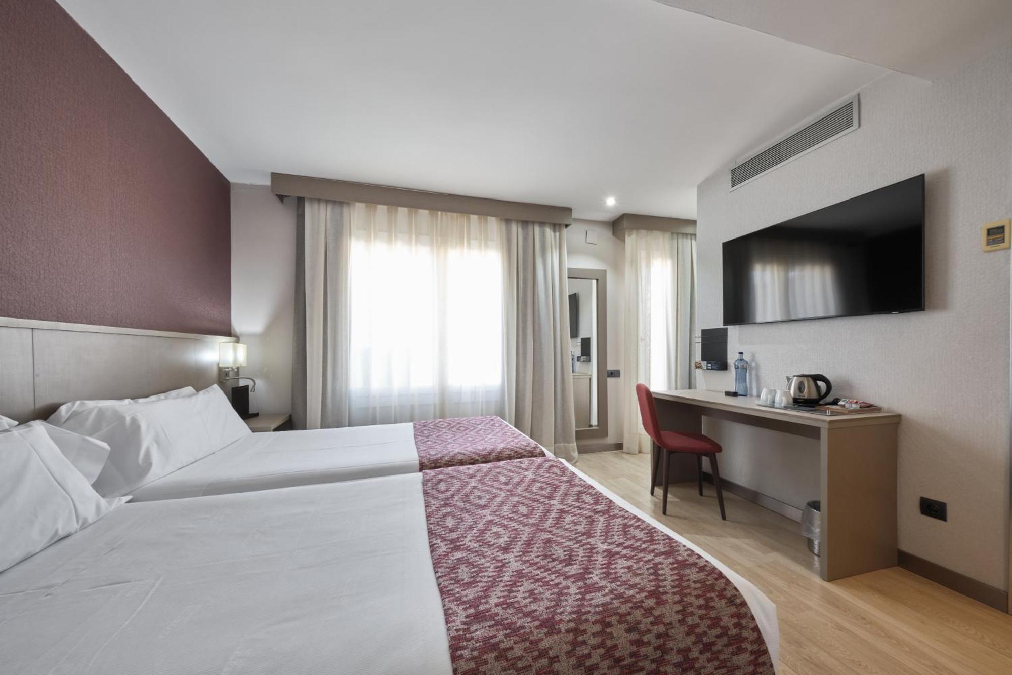 Hotel Catalonia Park Güell Barcellona Esterno foto