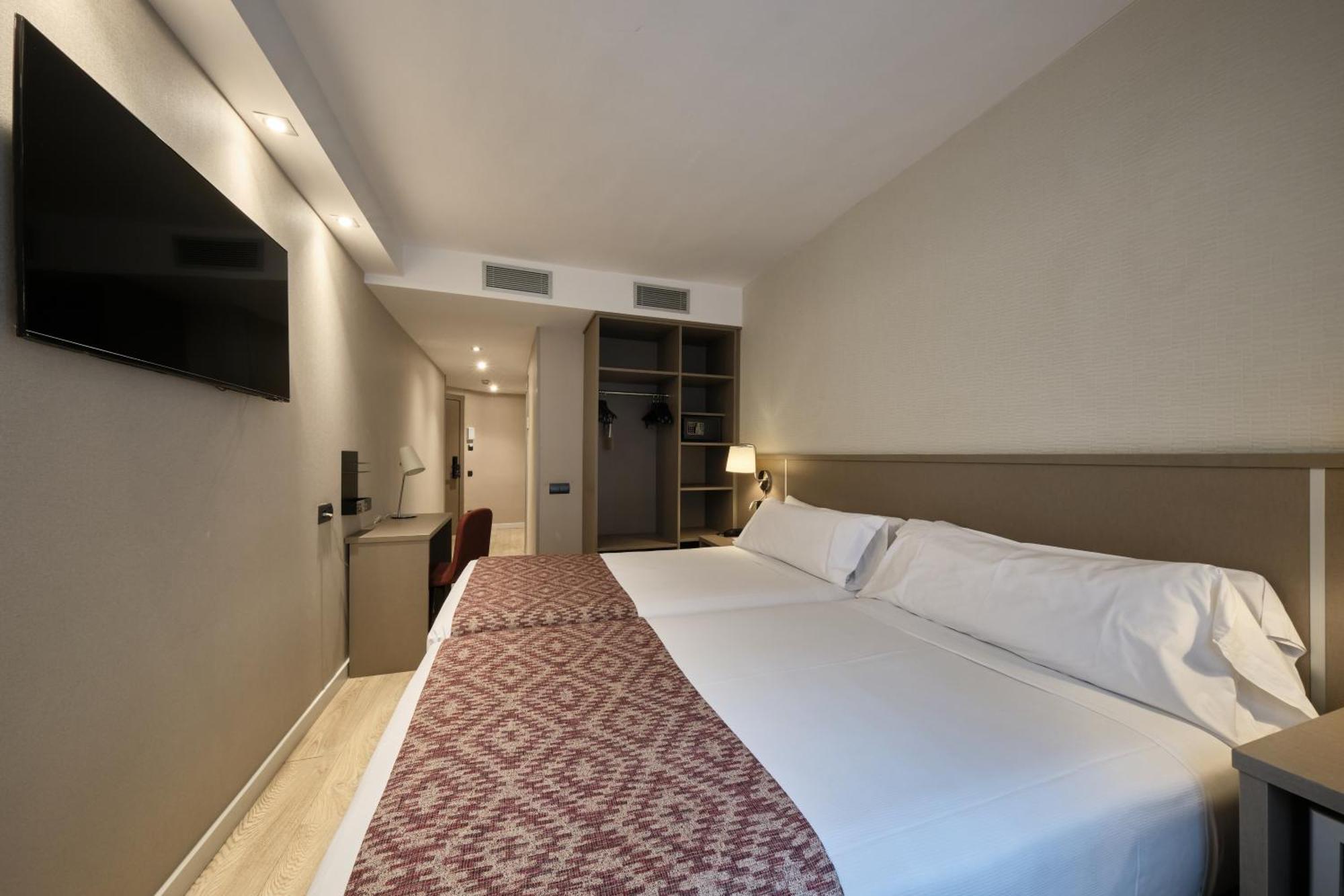 Hotel Catalonia Park Güell Barcellona Esterno foto
